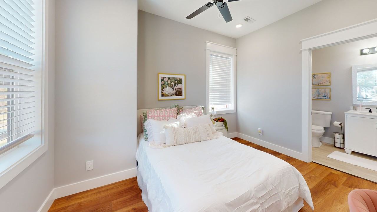 2230 Laurel Ave - Photo 7 of 20