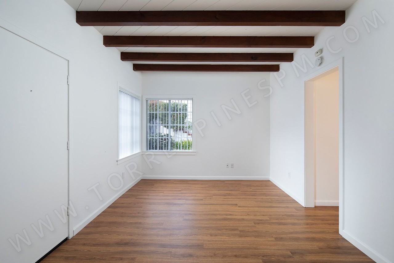 348 Rosemont St - Photo 3 of 6