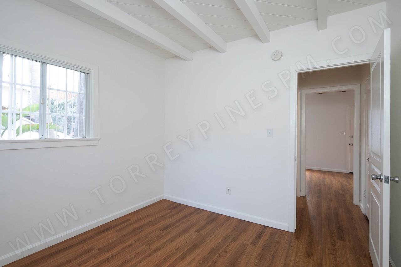 348 Rosemont St - Photo 5 of 6