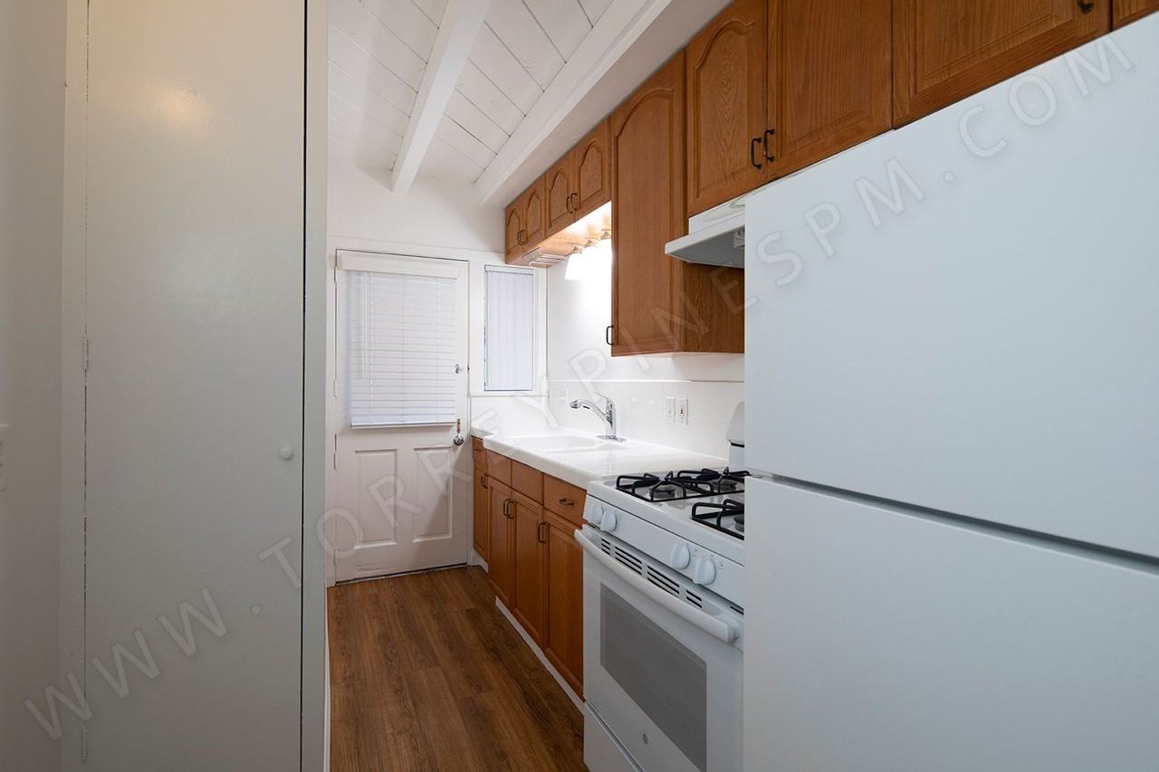 348 Rosemont St - Photo 6 of 6