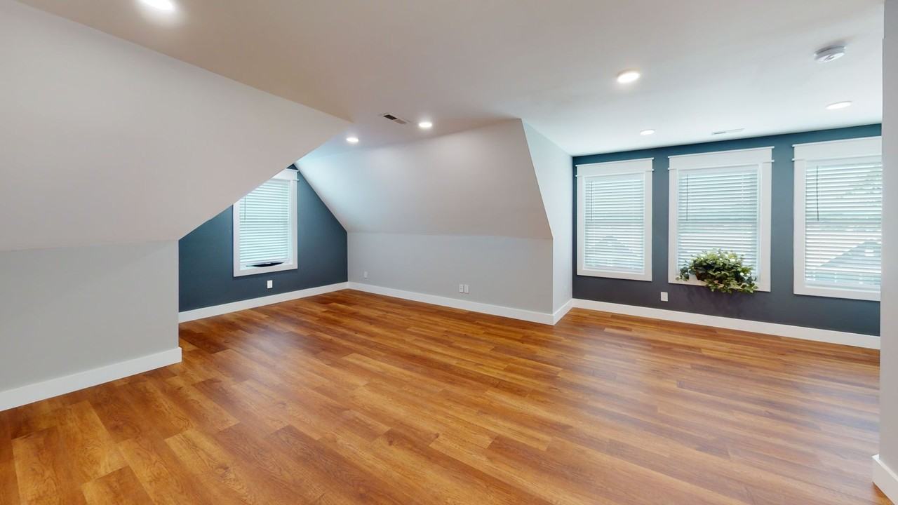 1533 Forest Ave - Photo 5 of 23