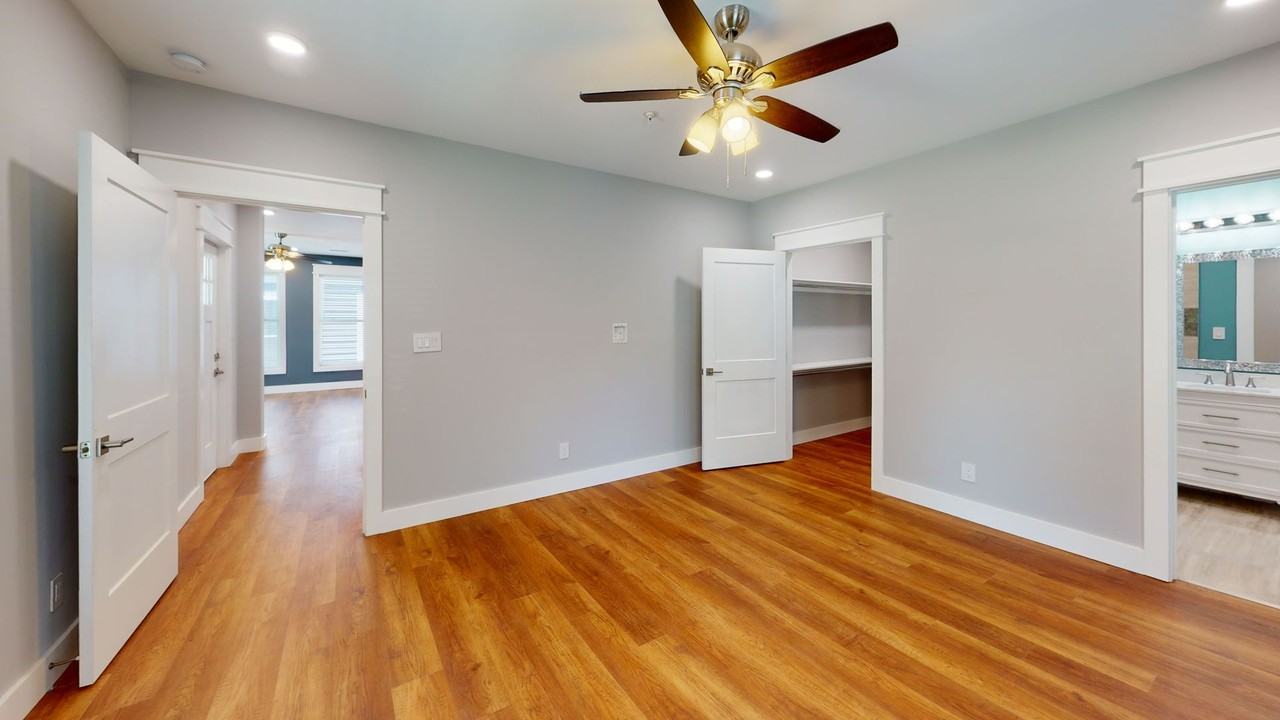 1533 Forest Ave - Photo 6 of 23