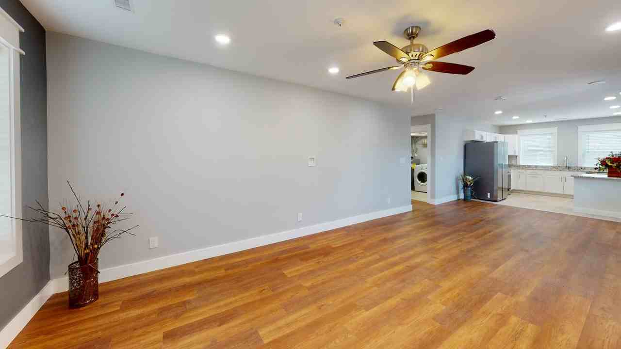 1533 Forest Ave - Photo 6 of 30