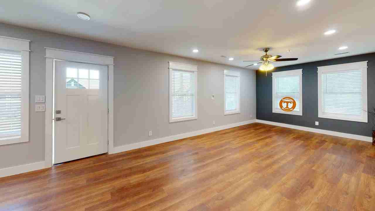 1533 Forest Ave - Photo 7 of 30