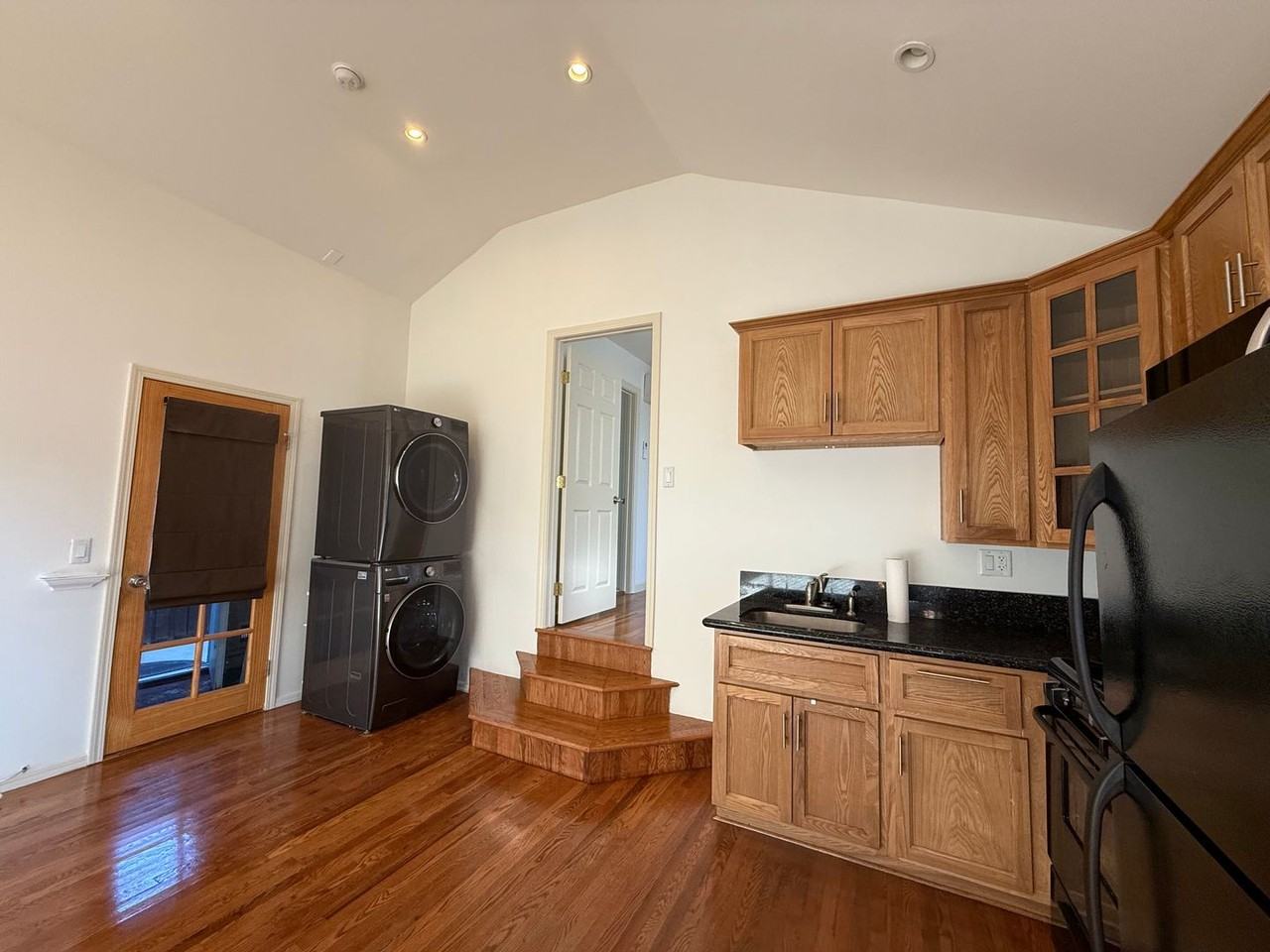 20018 Friar St - Photo 3 of 10