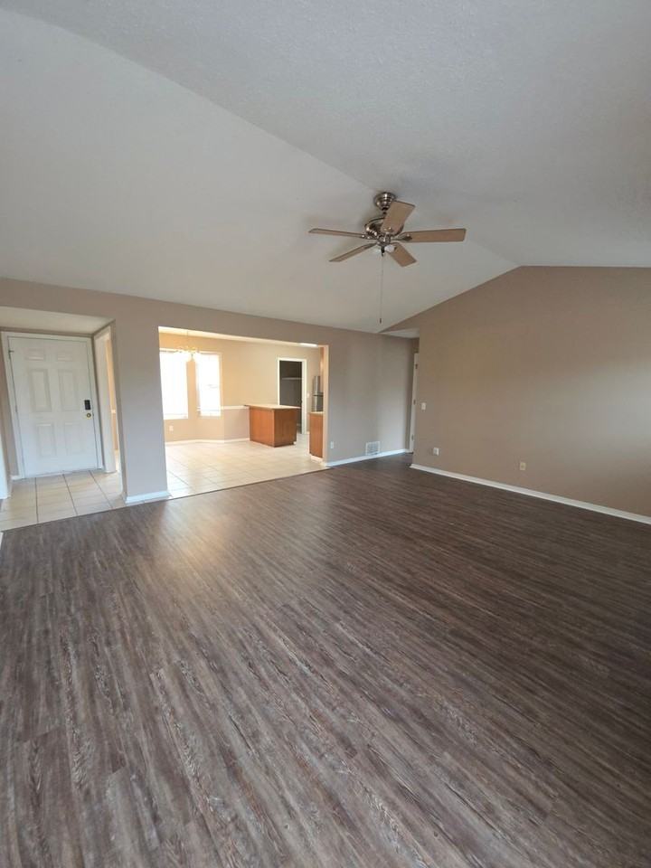 200 Heather Lane - Photo 3 of 26
