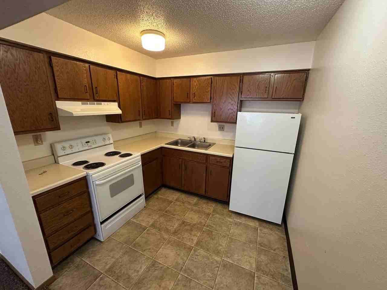 Regency Villa of Humboldt - Photo 2 of 27