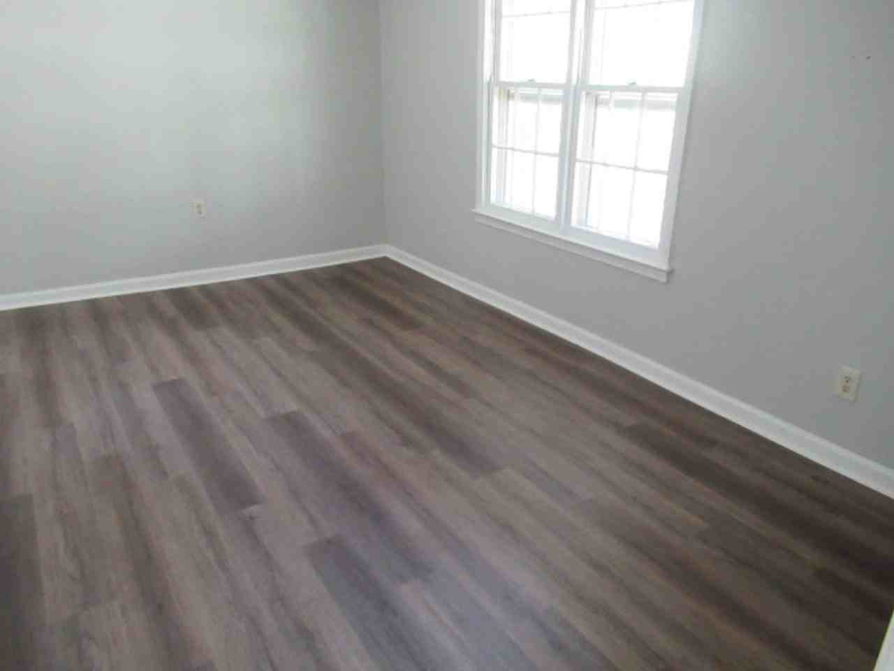 598 Adamson Ave - Photo 7 of 12