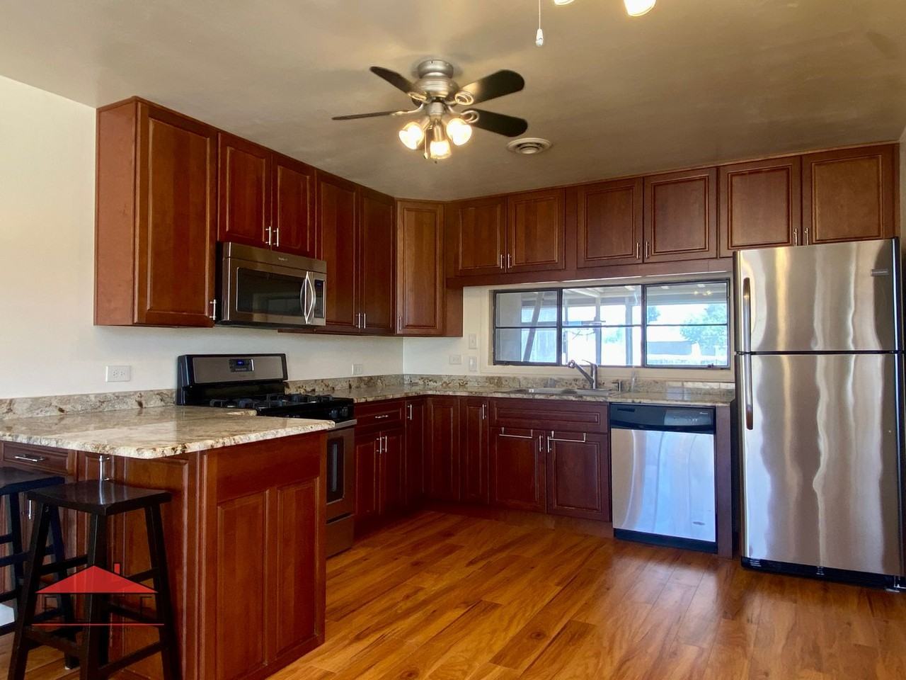 708 S Allen St - Photo 6 of 17