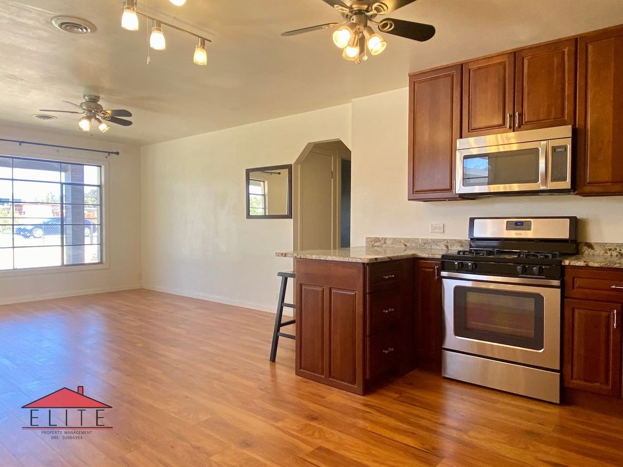 708 S Allen St - Photo 7 of 17