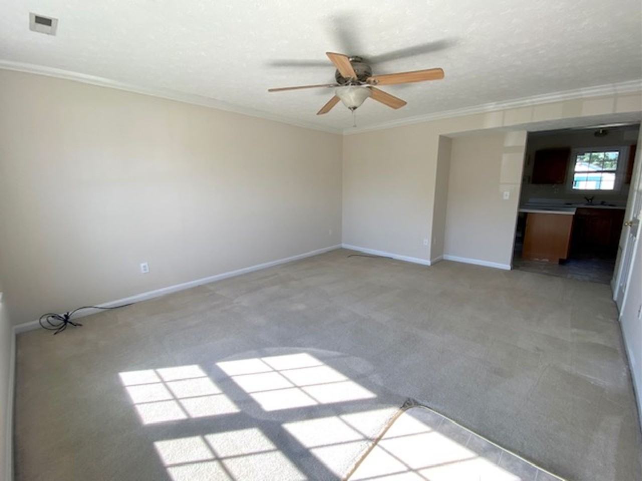 9926 W Midland Way - Photo 2 of 8