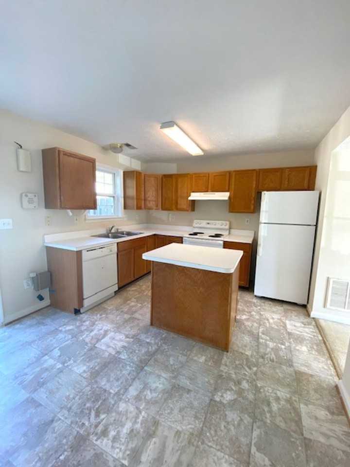 9926 W Midland Way - Photo 3 of 8