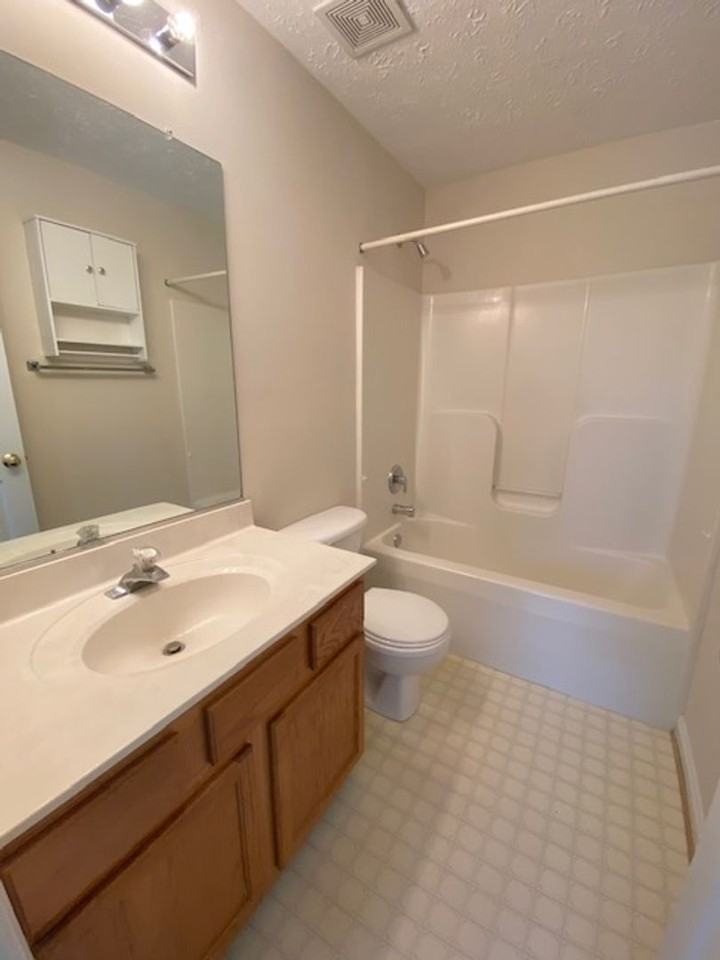 9926 W Midland Way - Photo 6 of 8