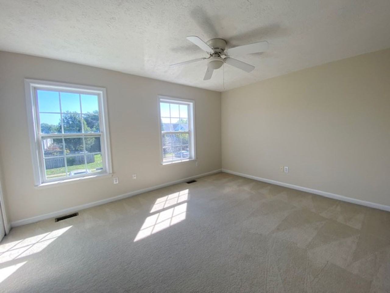9926 W Midland Way - Photo 7 of 8