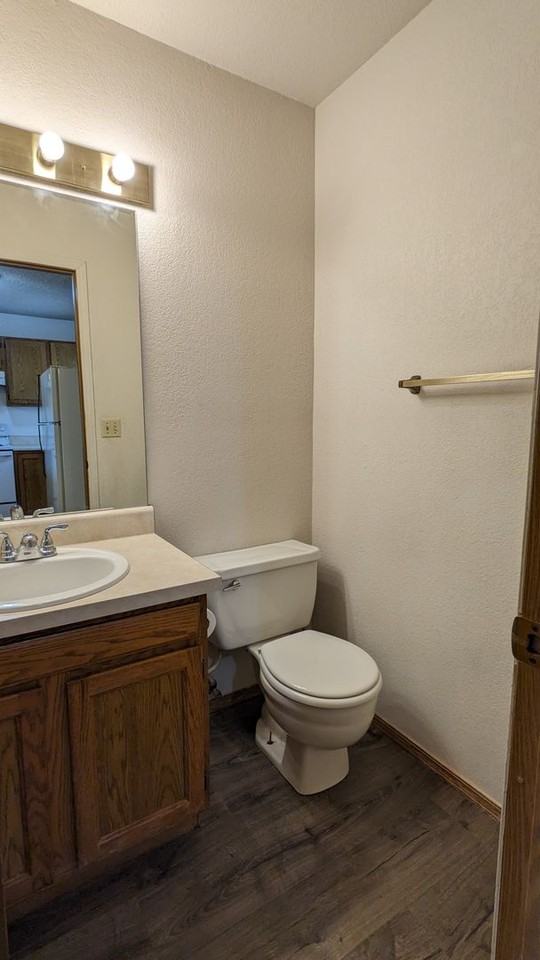 1299 Vondelpark Dr - Photo 5 of 10