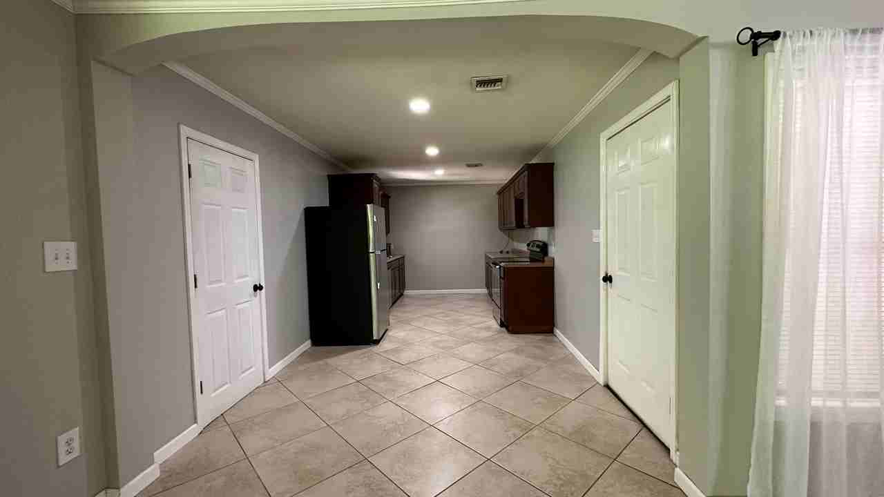 1605 Bois Darc Pl - Photo 2 of 20