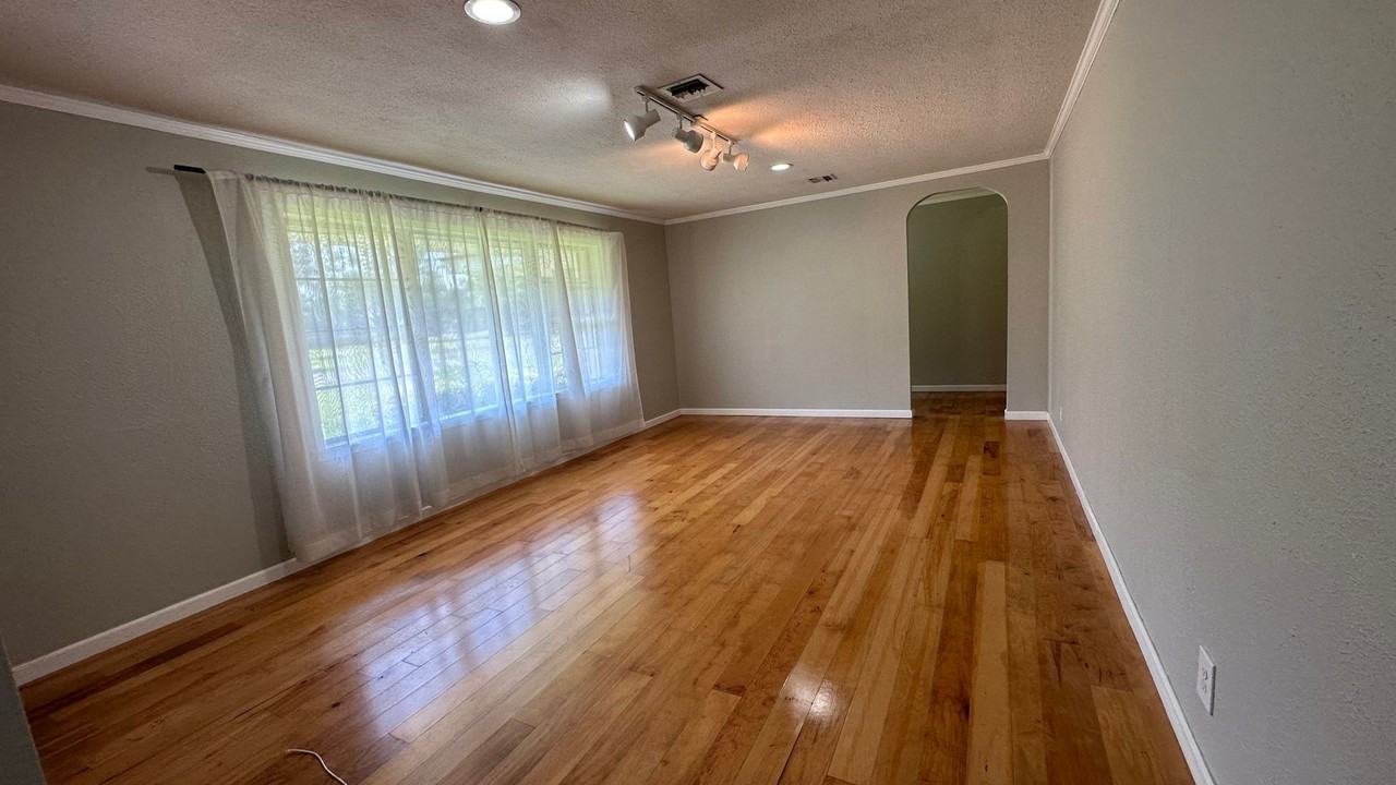 1605 Bois Darc Pl - Photo 6 of 20