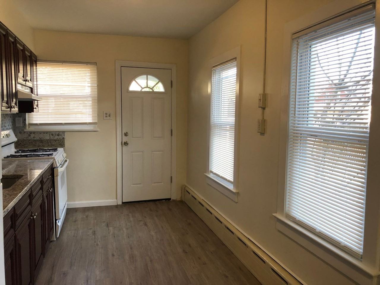 1616 Chestnut Ave - Photo 2 of 18