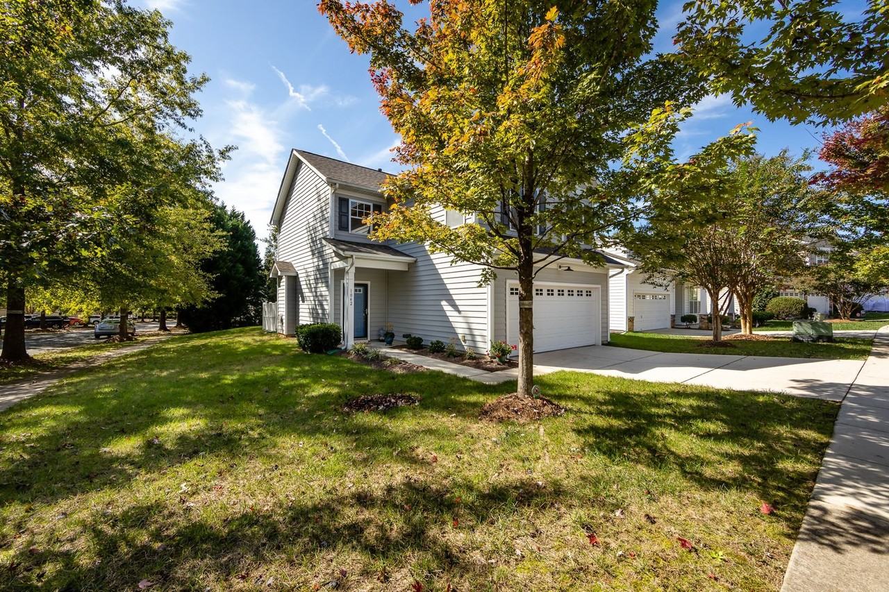 1042 Kensrowe Ln - Photo 2 of 23