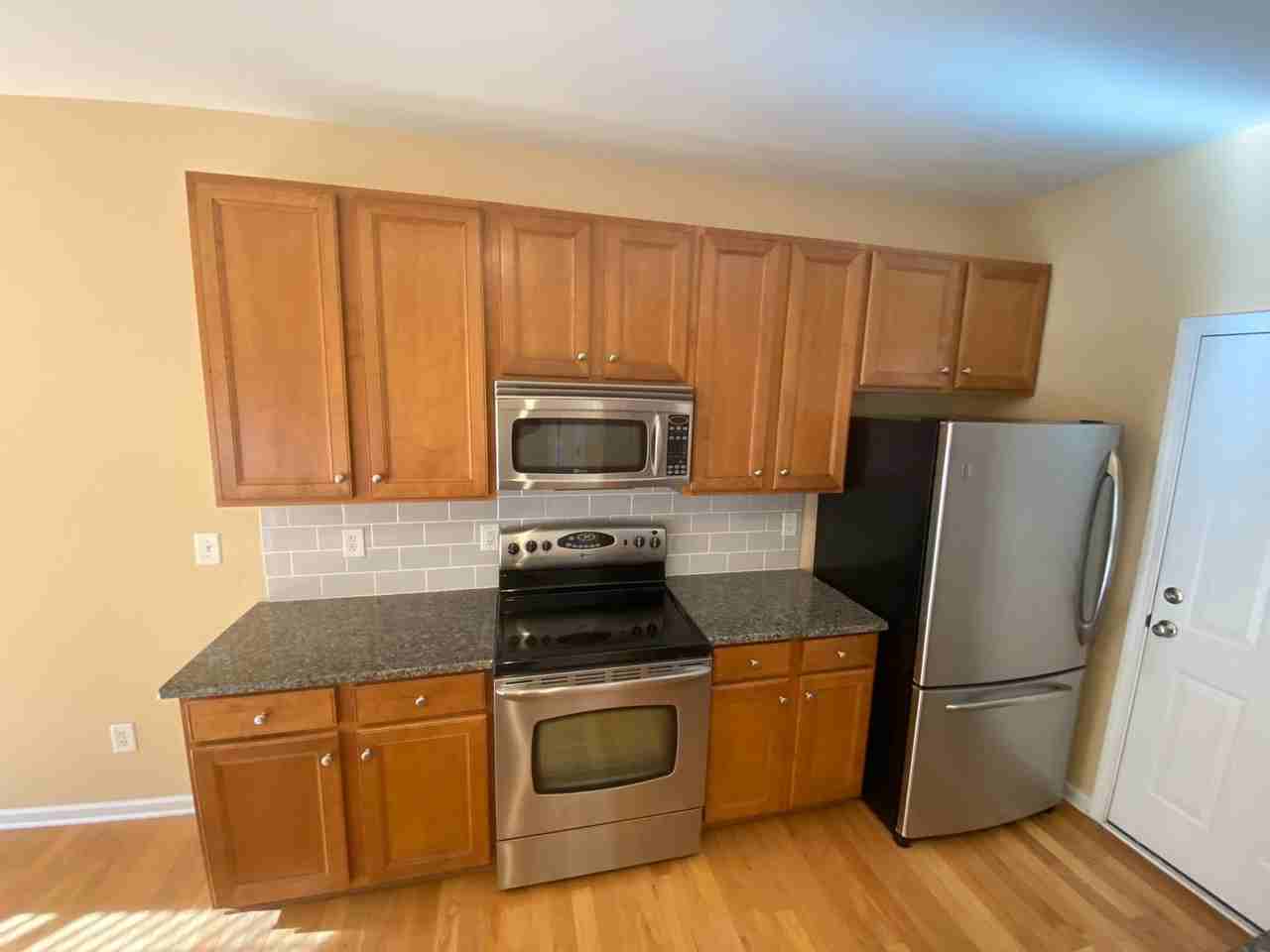 1042 Kensrowe Ln - Photo 3 of 23