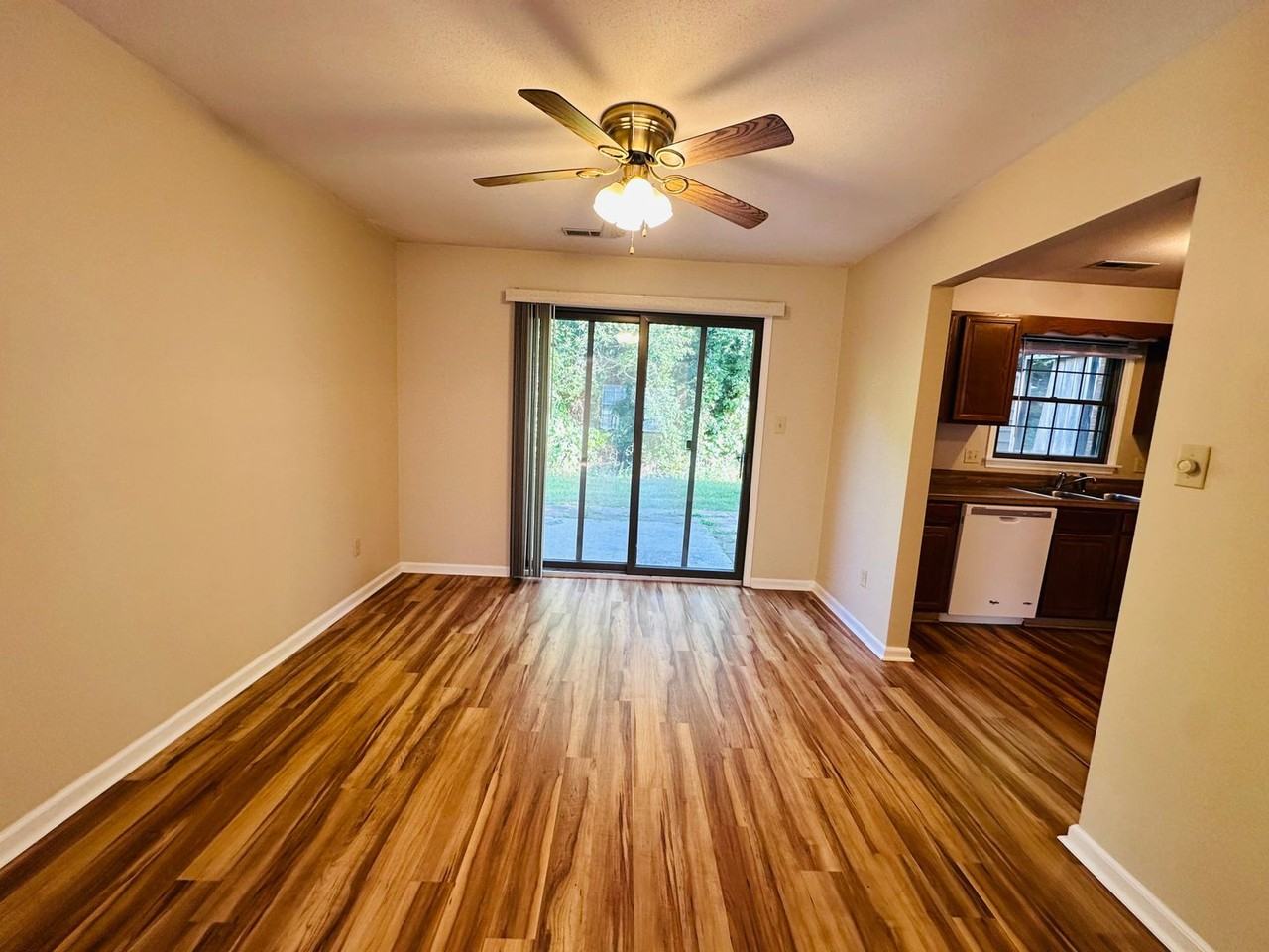 105 Franklin Parke Ct - Photo 4 of 13