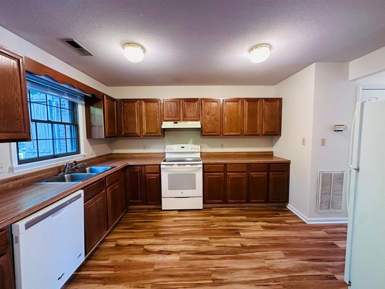 105 Franklin Parke Ct - Photo 5 of 13