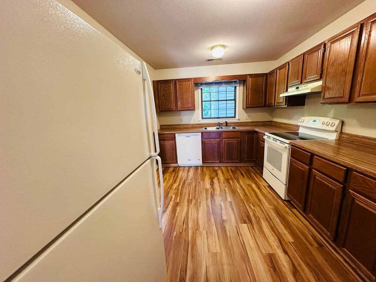 105 Franklin Parke Ct - Photo 6 of 13