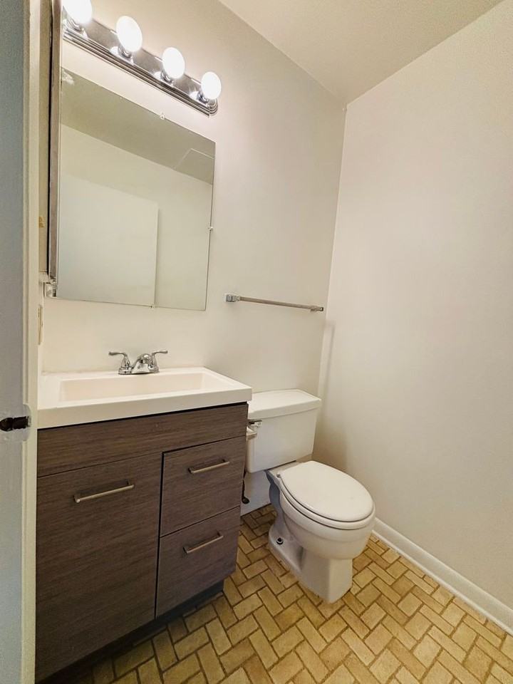 324 Shenandoah Cir - Photo 5 of 17