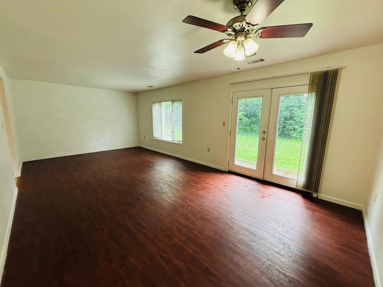 324 Shenandoah Cir - Photo 6 of 17