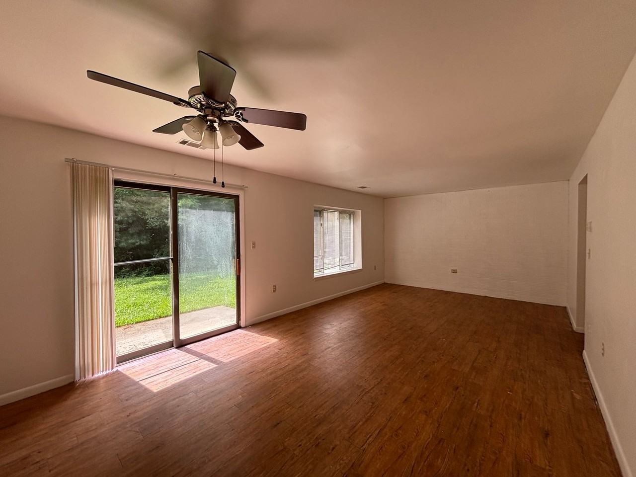 325 Shenandoah Cir - Photo 5 of 21