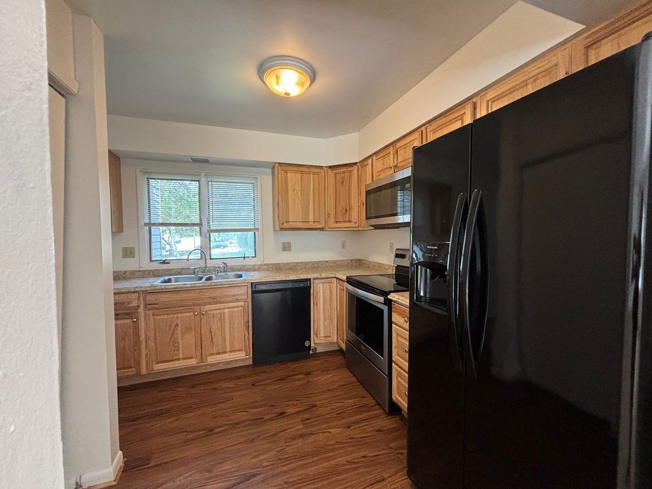 325 Shenandoah Cir - Photo 6 of 21