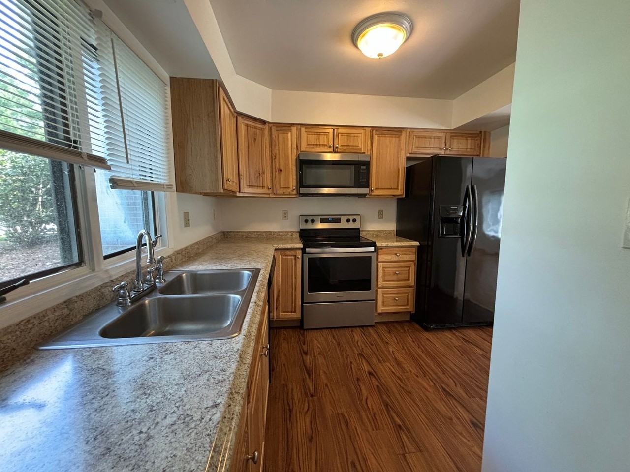325 Shenandoah Cir - Photo 7 of 21