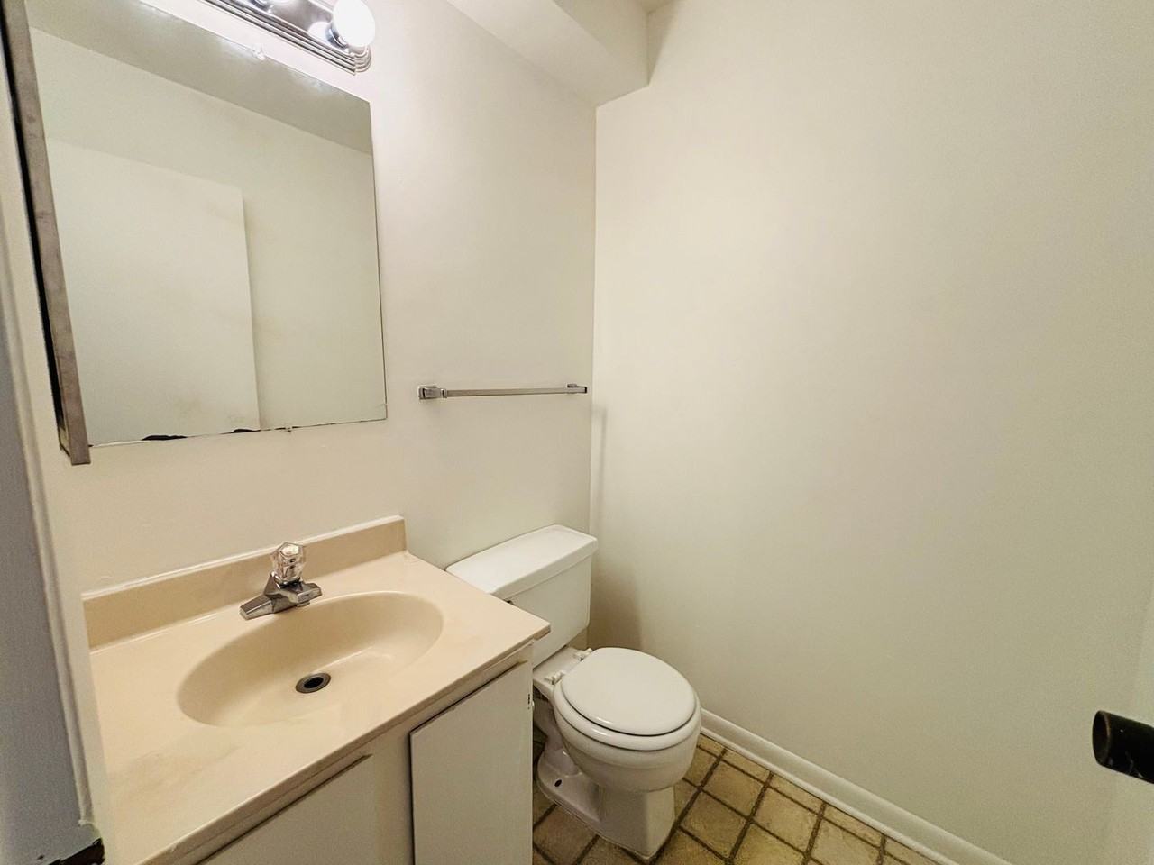 326 Shenandoah Cir - Photo 5 of 15