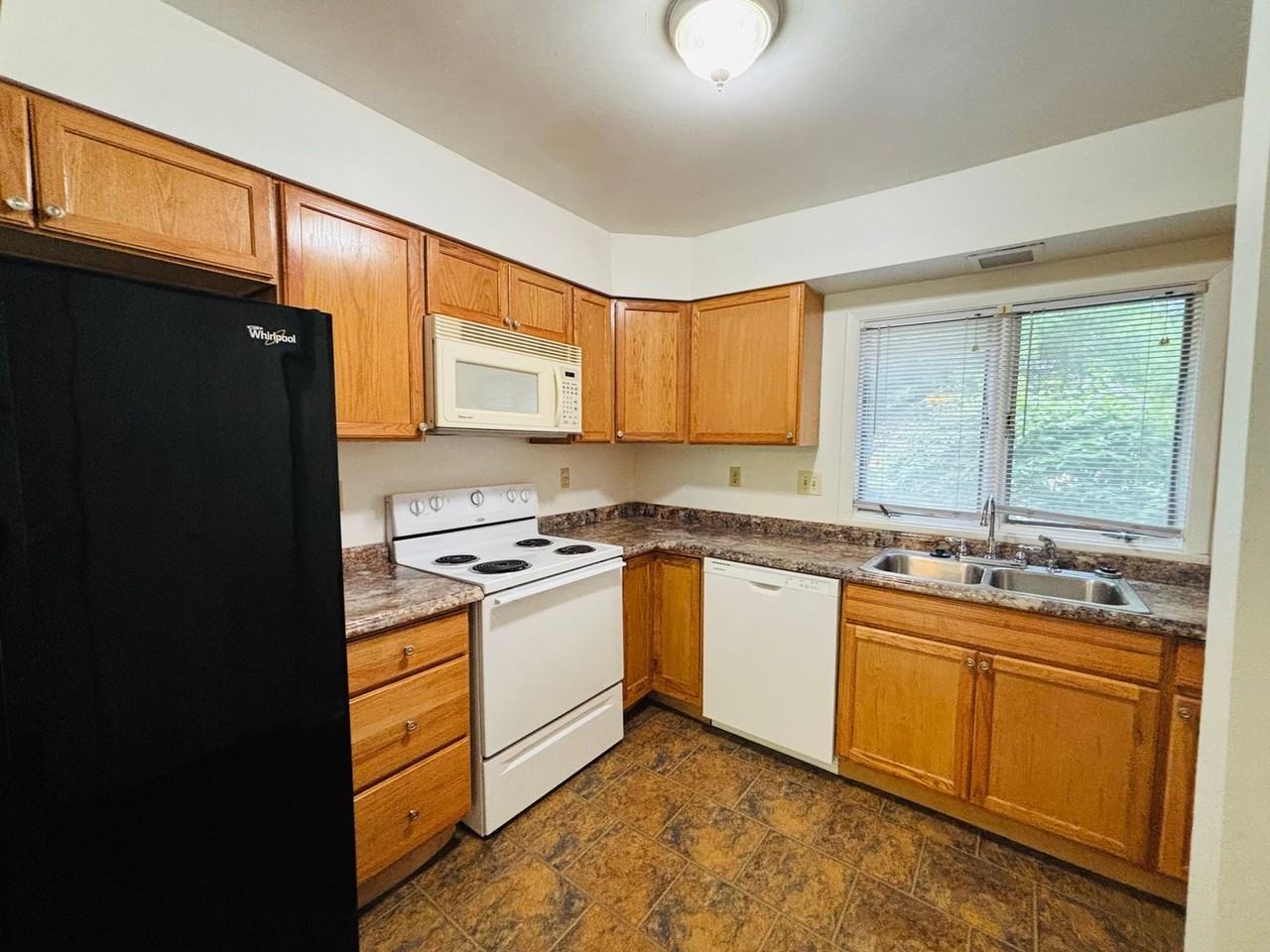 326 Shenandoah Cir - Photo 6 of 15