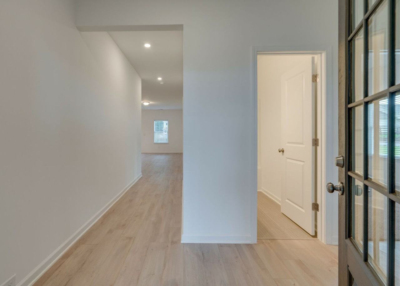 2100 Franks Ct - Photo 4 of 26