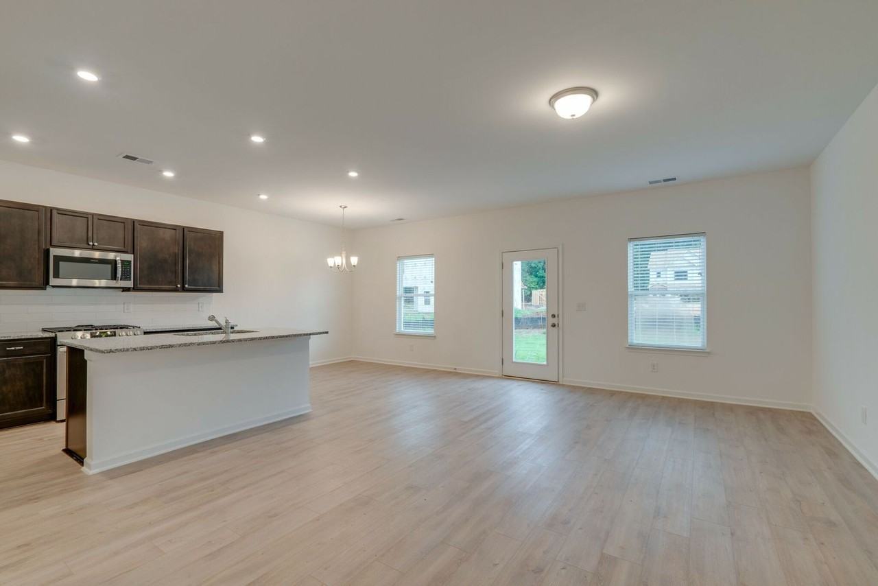 2100 Franks Ct - Photo 6 of 26