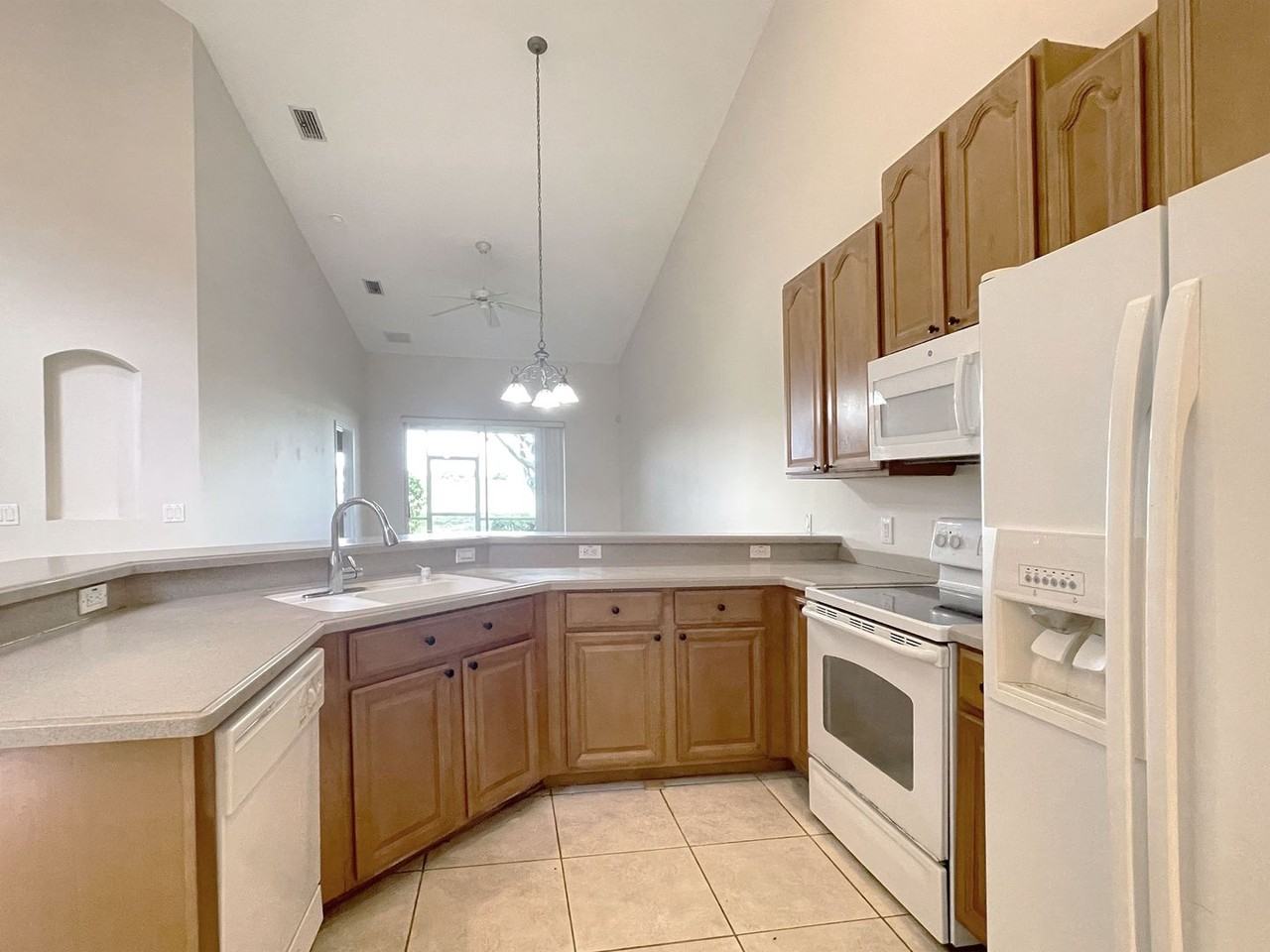 2614 Rutledge Ct - Photo 3 of 21