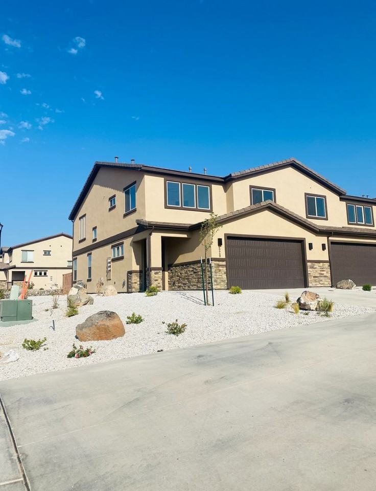 520 W 540 N - Photo 2 of 18