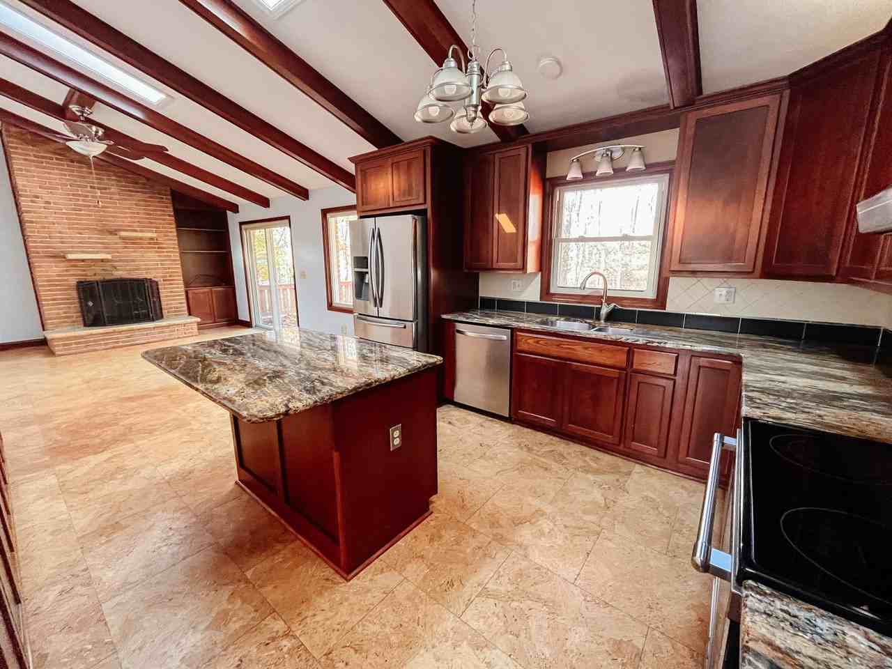 232 Craig Dr - Photo 4 of 11