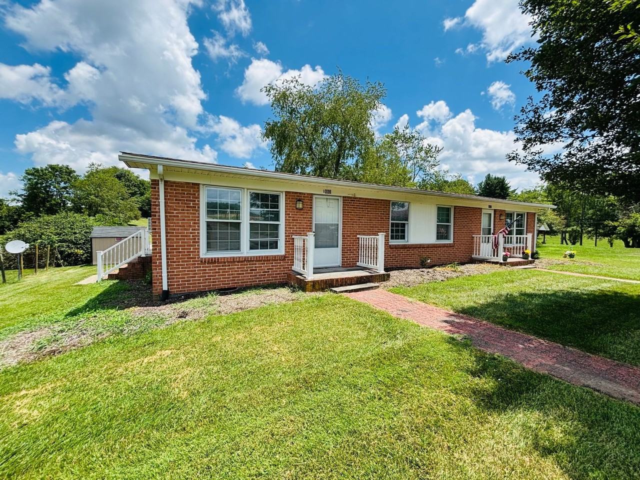 1663 Mount Tabor Rd - Photo 2 of 12