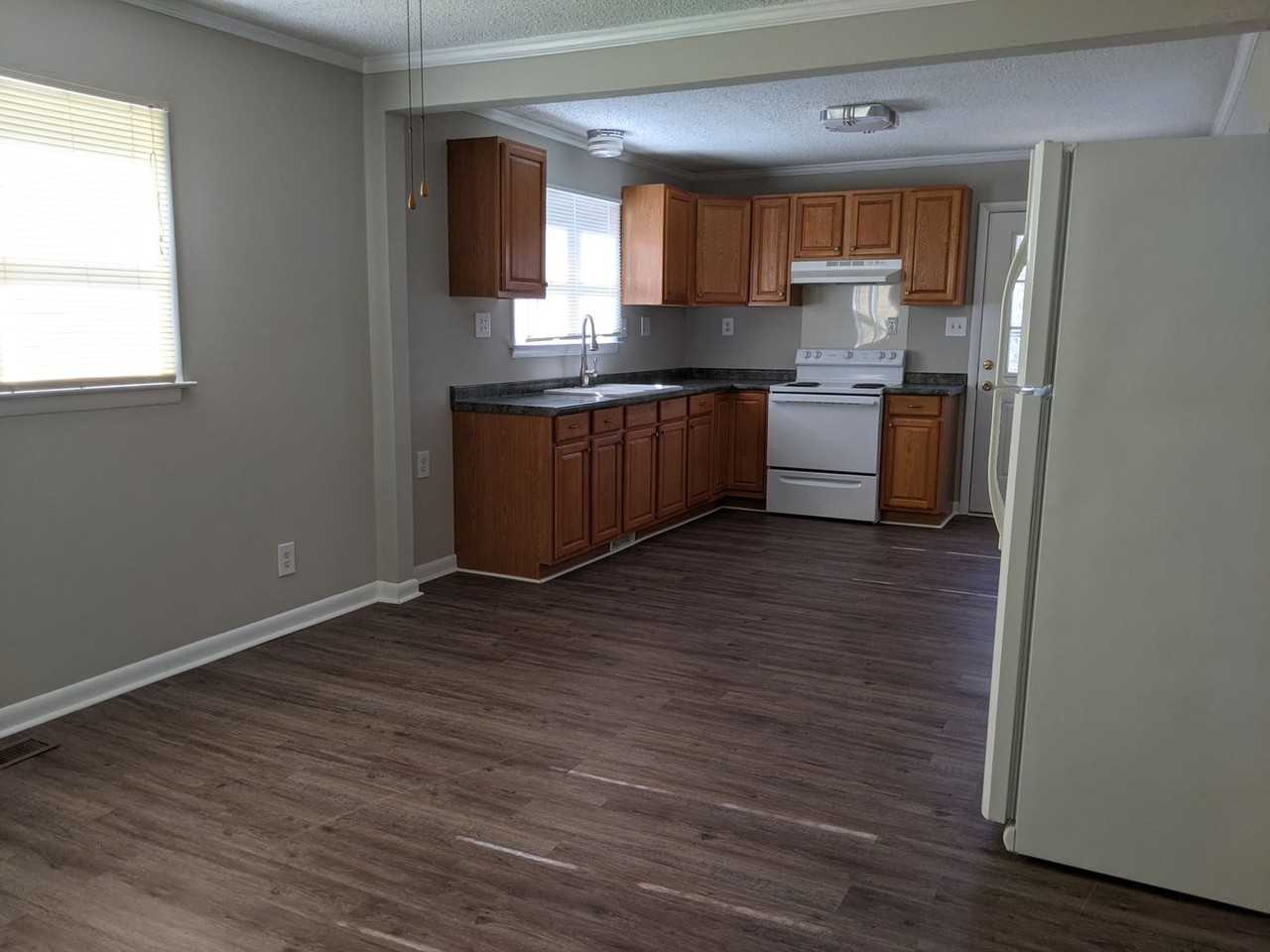 611 Blacksnake Rd - Photo 3 of 9