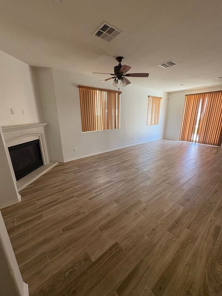 31572 Blossom Hill Ct - Photo 3 of 11