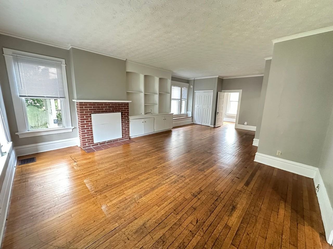 184 E 12th Ave - Photo 4 of 22