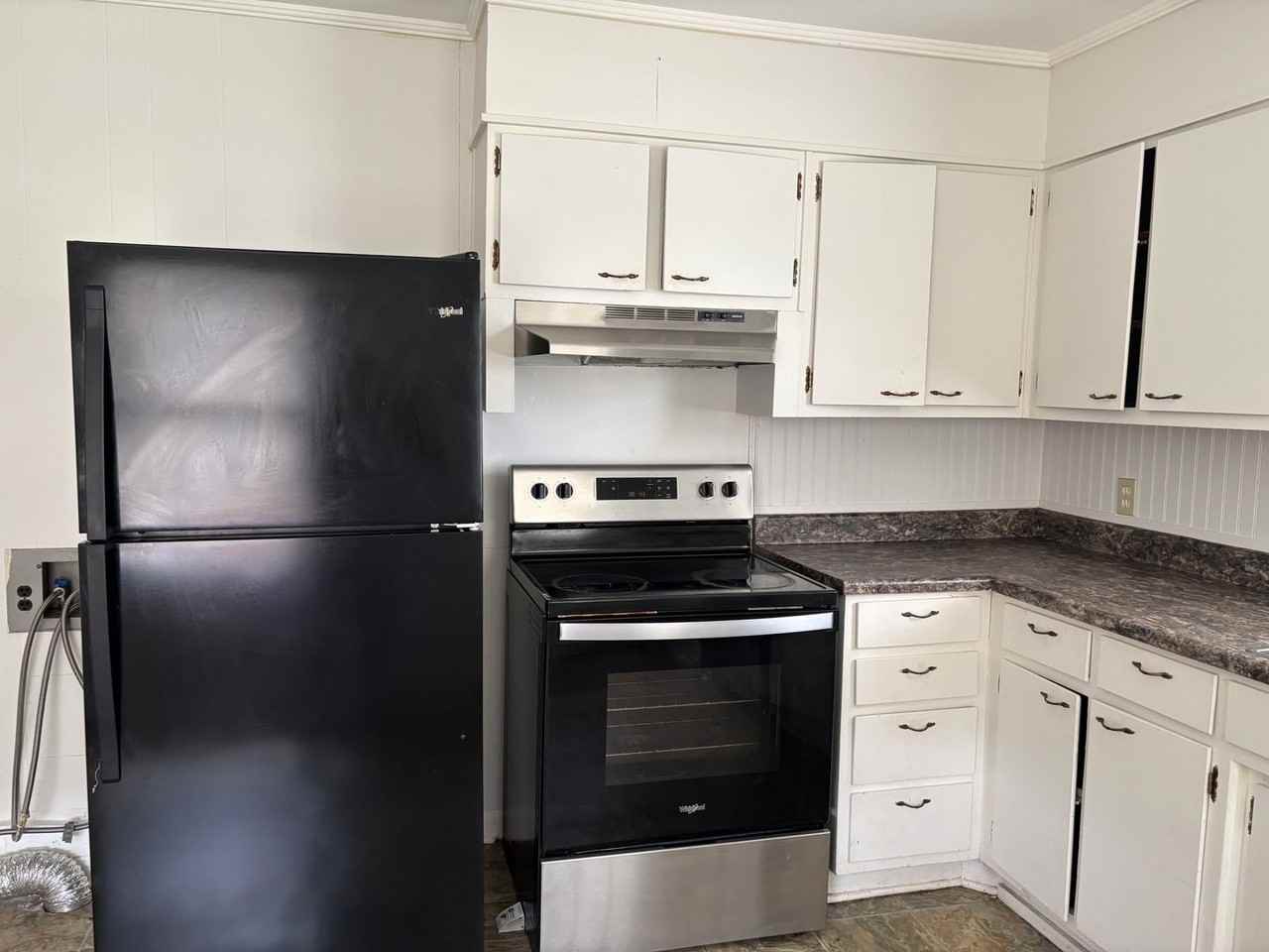 400 W Market St - Photo 3 of 9