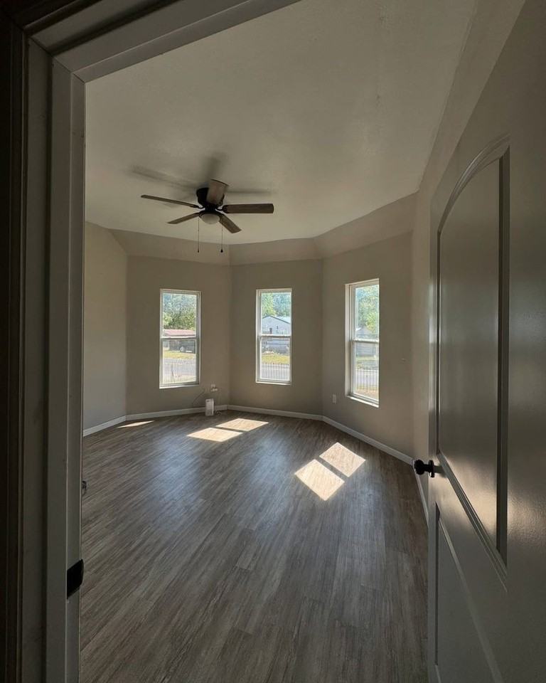 401 Front Street - Photo 2 of 6