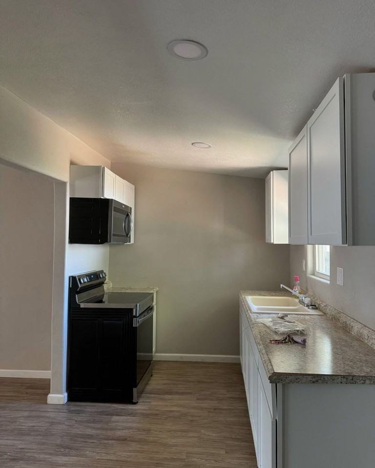 401 Front Street - Photo 3 of 6