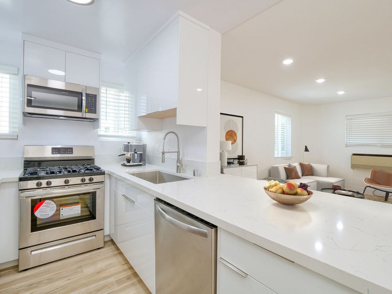 3120 W. Temple Street - Photo 3 of 7