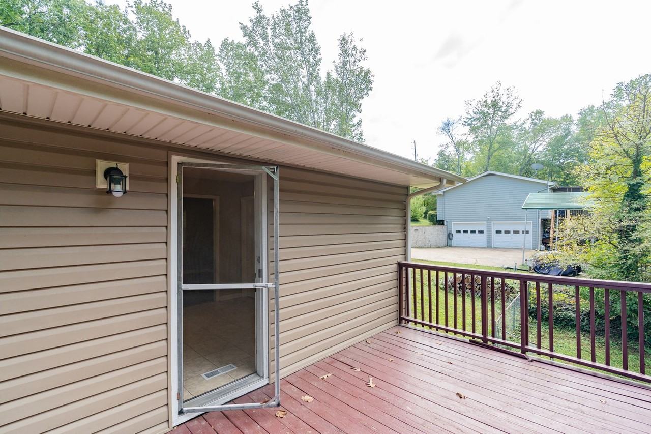 37 Anderson Rd - Photo 4 of 22