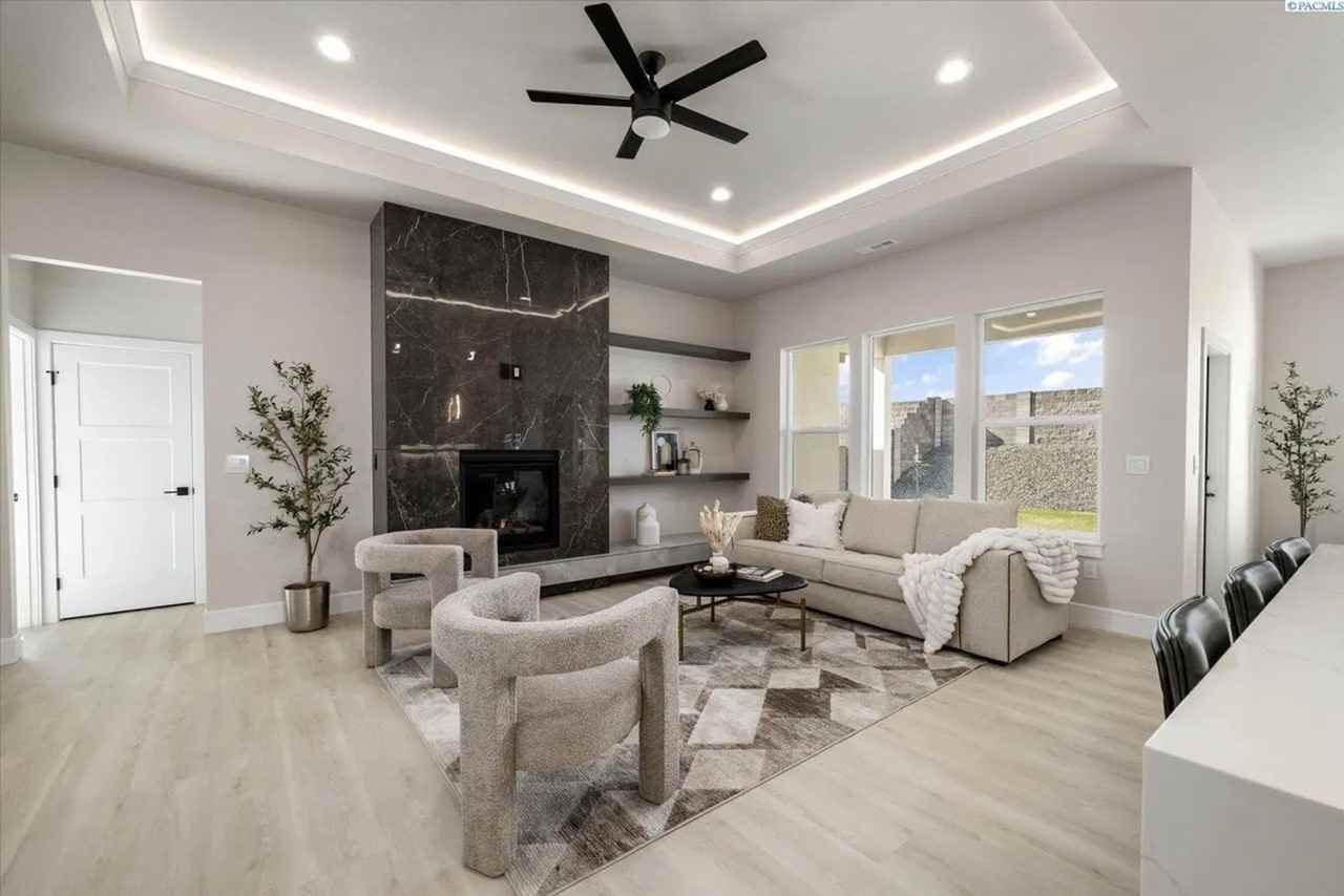 648 Lazio Way - Photo 3 of 20