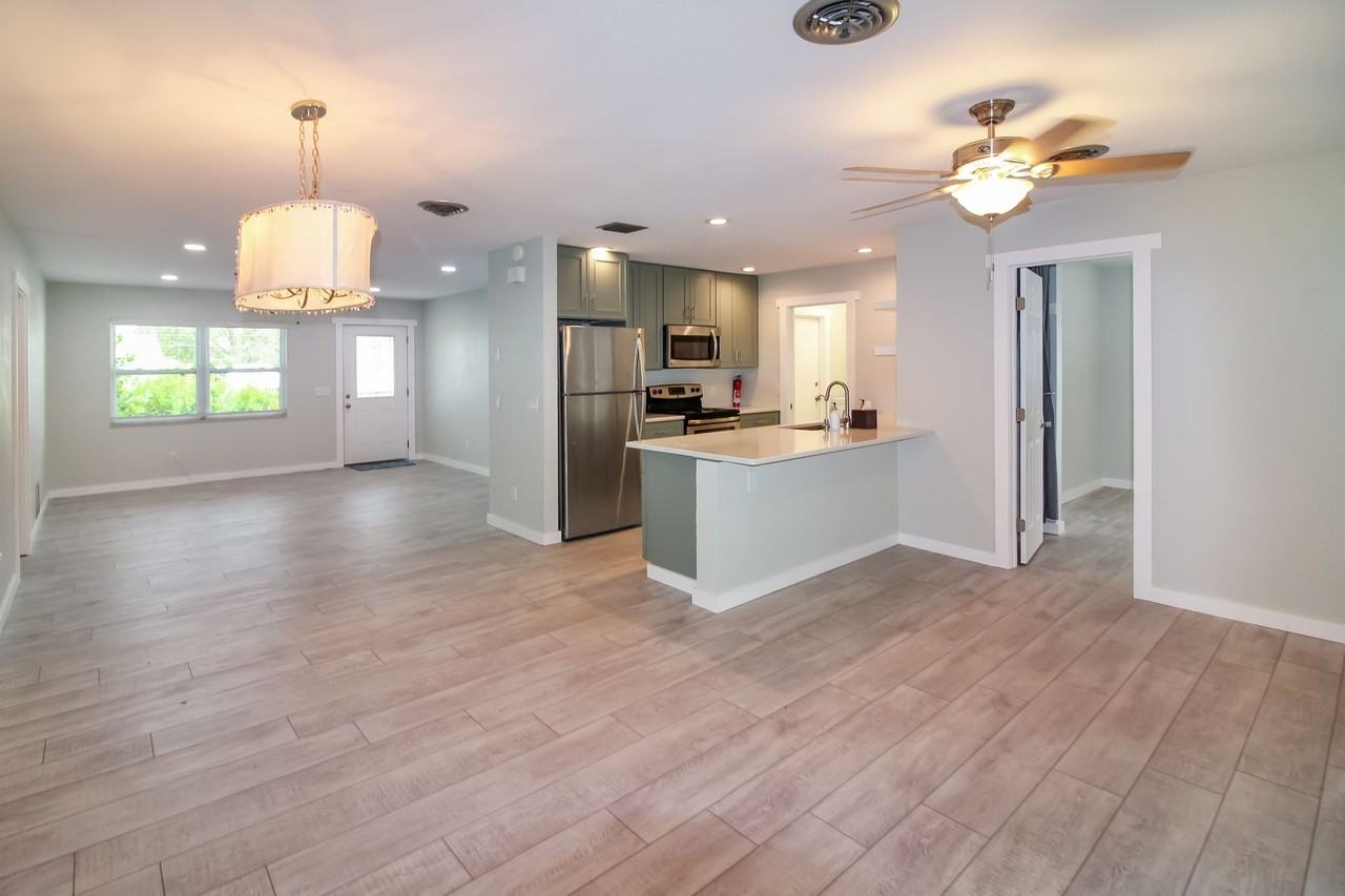 1616 Jupiter Rd - Photo 7 of 17